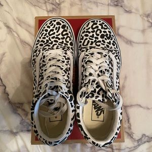 Vans UV light (color changing) cheetah platforms!